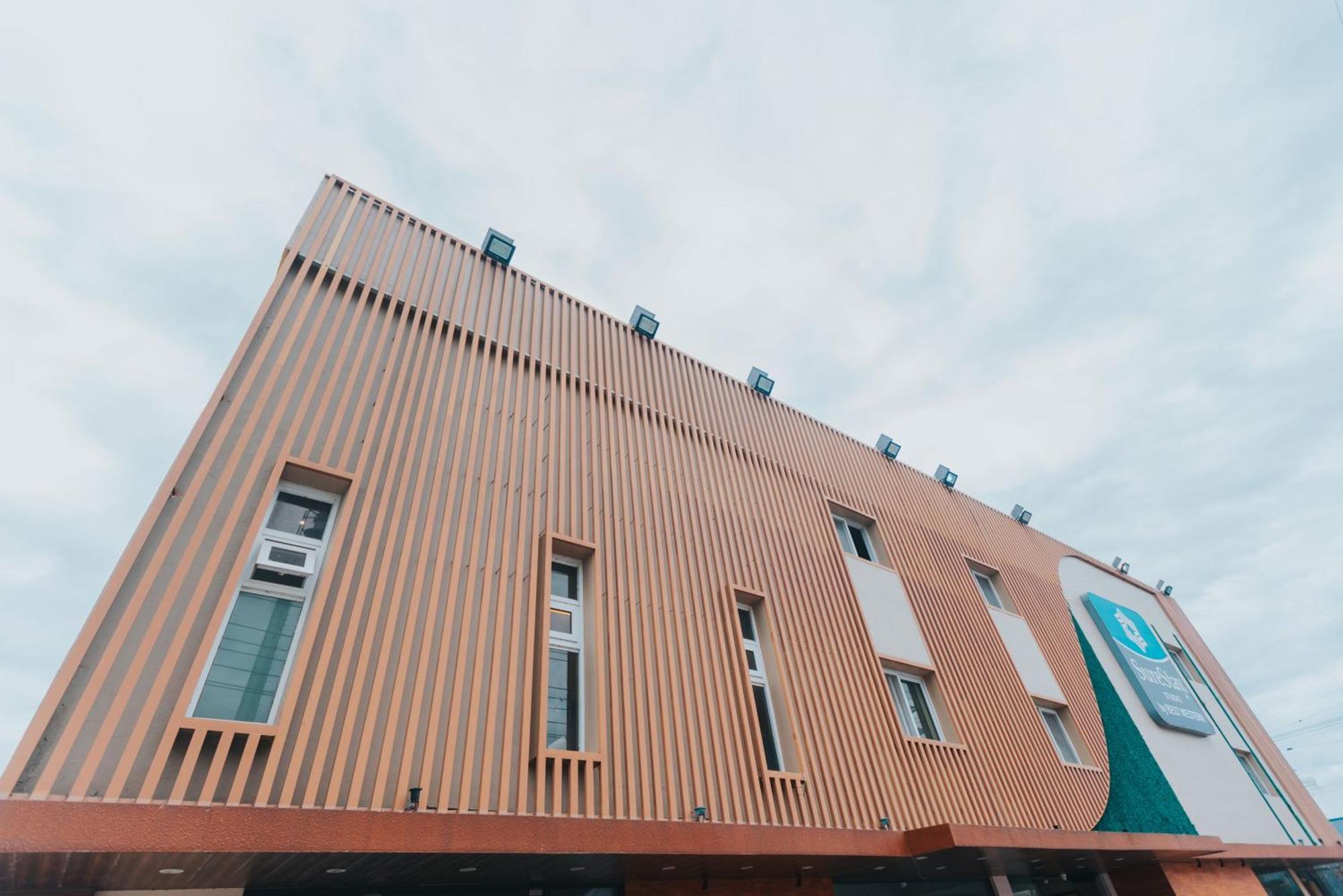 Surestay Studio By Best Western Clarkview Angeles City Exterior foto